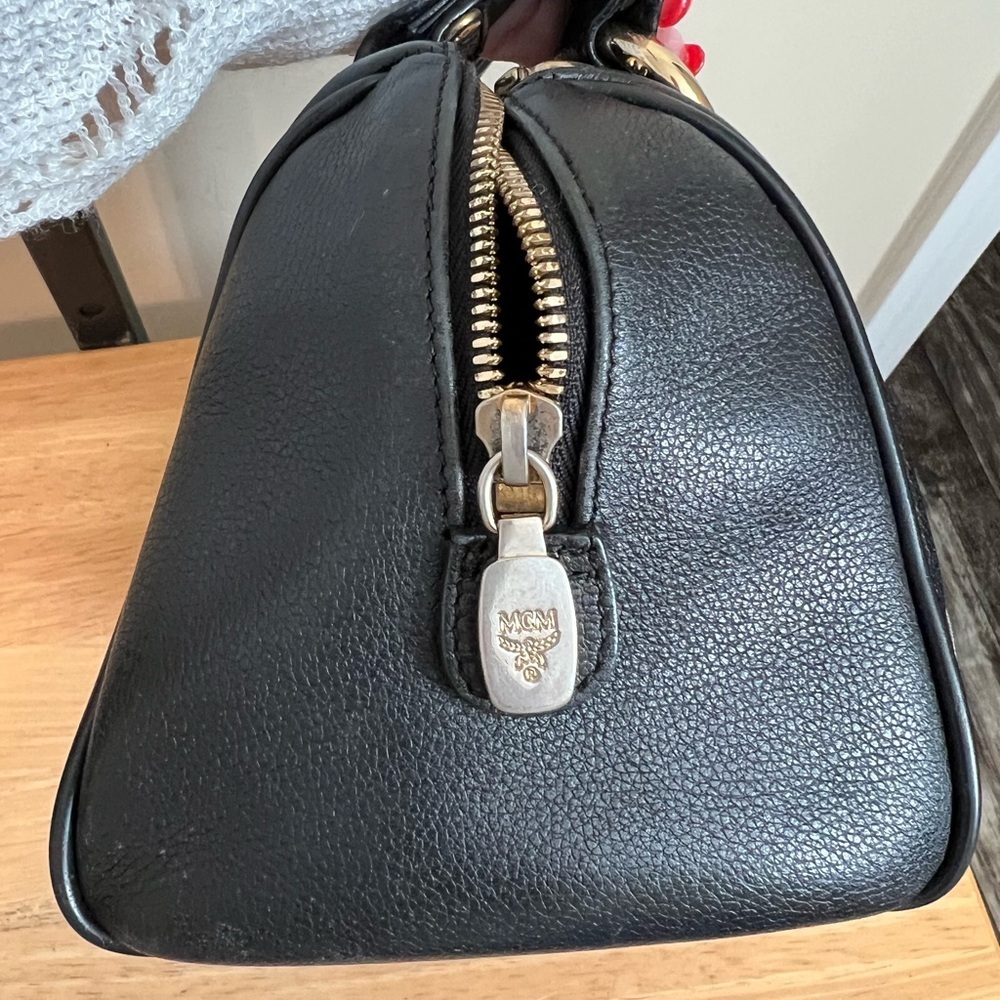TRADED - MCM Black and Mini Boston Handbag with Structured Design - Picture 3 of 14